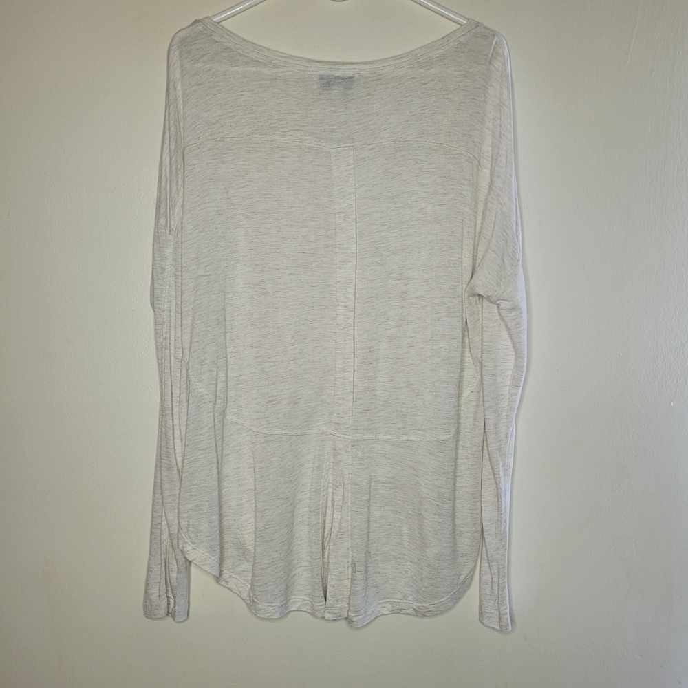 Gibson Latimer Top Women's Oatmeal Size Large Long Sleeve Casual Curved Hem - Picture 2 of 12